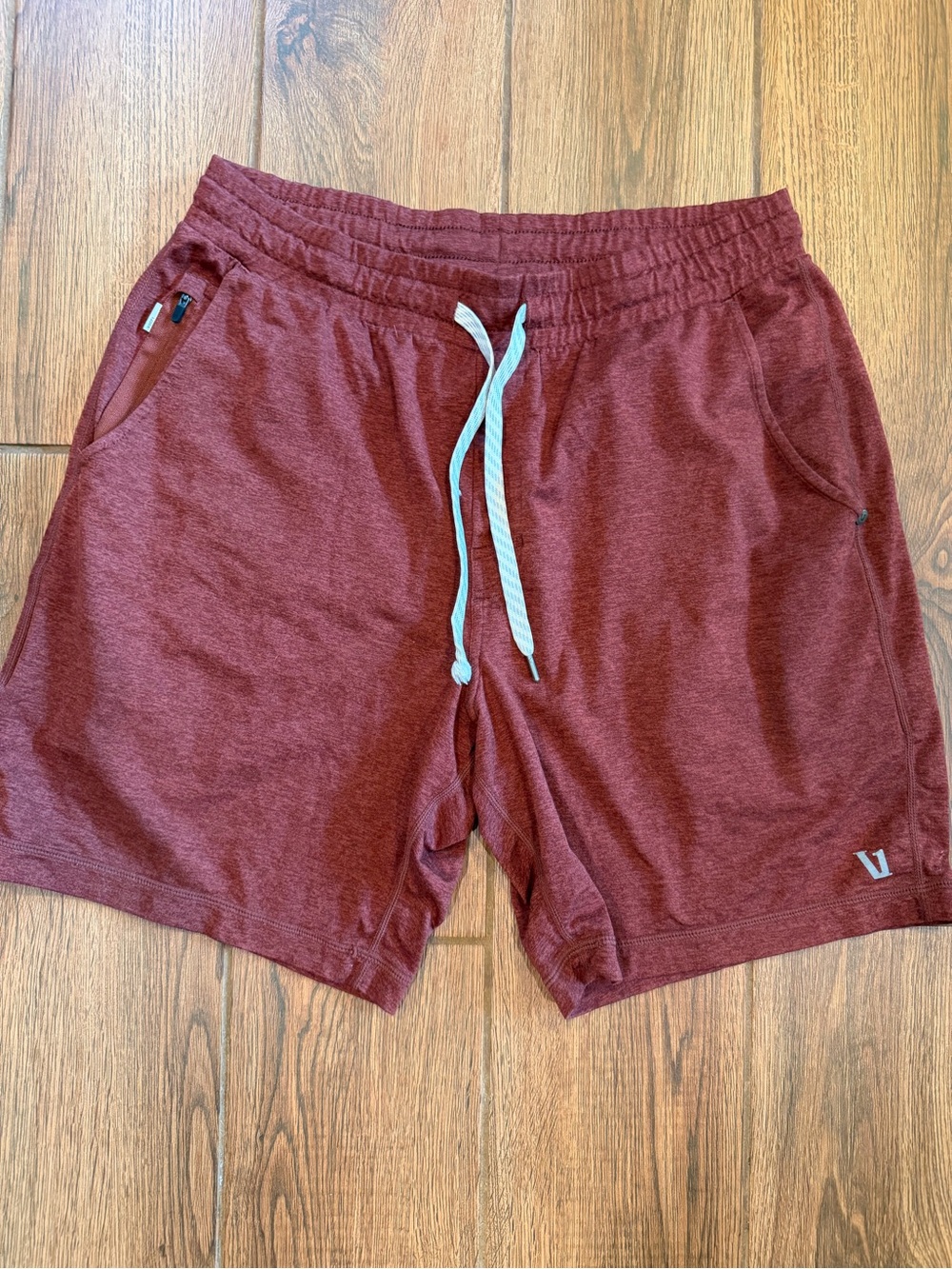 Vuori Men's Maroon Athletic Drawstring Shorts 7” pockets / medium